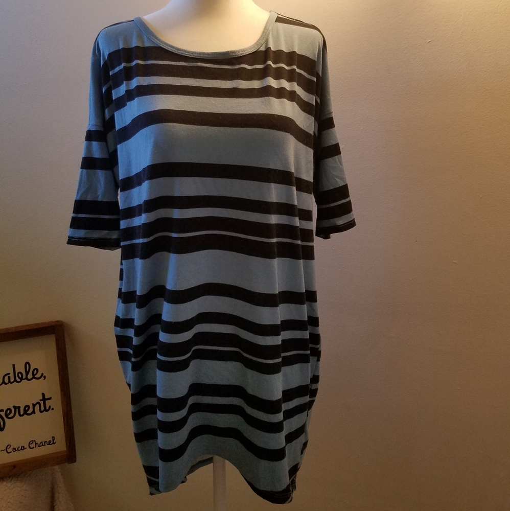 XXS LuLaRoe Irma Top